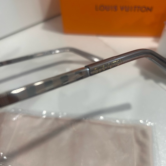 Louis Vuitton Silver and Gray Sunglasses - Picture 4 of 10